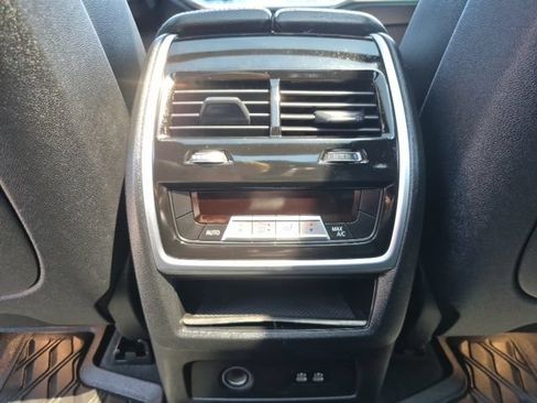 Used 2019 BMW X7 xDrive50i w/ M Sport Package AWD/4WD image 22