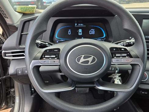 Used 2026 Hyundai Elantra SE w/ Cargo Package FWD image 26