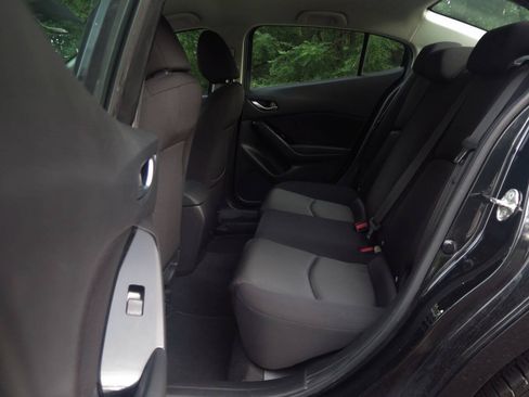 Used 2017 MAZDA MAZDA3 Sport FWD image 12
