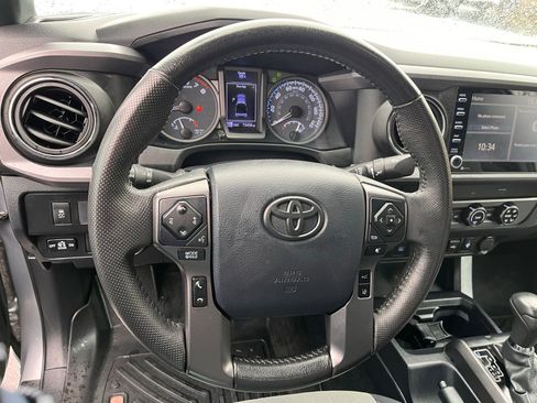 Used 2020 Toyota Tacoma TRD Off-Road image 29