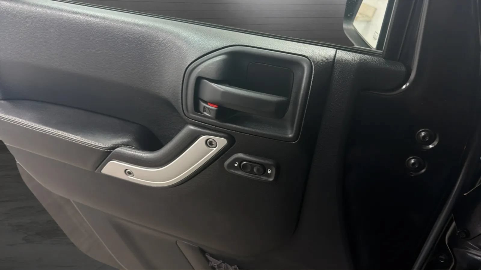 Used 2015 Jeep Wrangler Unlimited Sport AWD/4WD image 15