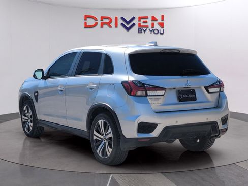 Used 2022 Mitsubishi Outlander Sport ES FWD image 3