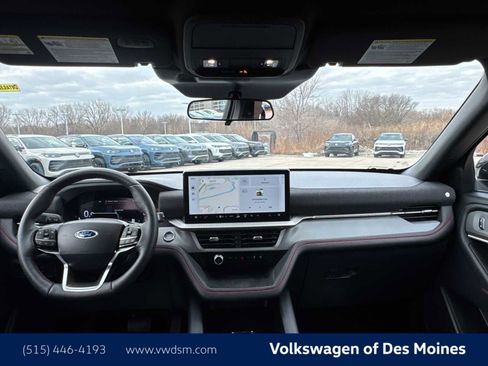 Used 2025 Ford Explorer ST-Line w/ ST-Line Street Pack image 10