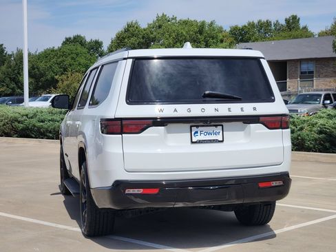 Used 2023 Jeep Wagoneer Series II w/ Convenience Group I AWD/4WD image 5