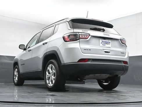 Used 2024 Jeep Compass Latitude AWD/4WD image 31