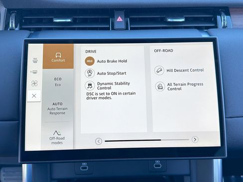 Used 2025 Land Rover Discovery Sport S image 30