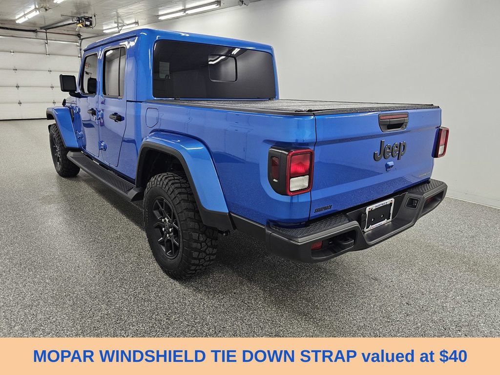 Used 2025 Jeep Gladiator Sport AWD/4WD image 9