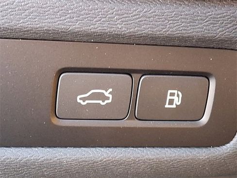 Used 2024 Volvo XC60 T8 Ultimate w/ Protection Package Premier image 25