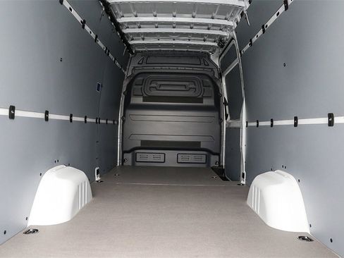 Used 2024 Mercedes-Benz eSprinter 170 Cargo image 24