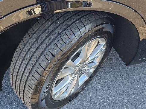 Certified 2024 Cadillac XT6 Luxury image 30