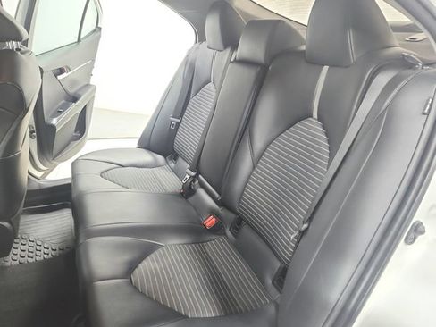 Used 2020 Toyota Camry SE FWD image 34