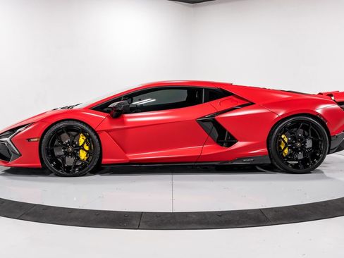 Used 2025 Lamborghini Revuelto image 6
