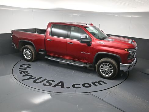 Used 2025 Chevrolet Silverado 2500 LTZ w/ LTZ Premium Package image 15