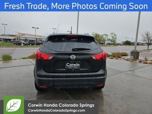 Used 2018 Nissan Rogue Sport SV w/ SV All-Weather Package AWD/4WD image 4