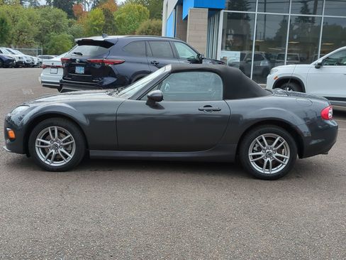 Used 2015 MAZDA MX-5 Miata Sport image 2