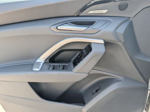 Certified 2025 Audi Q5 Premium w/ Premium Plus AWD/4WD image 19