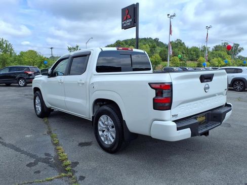 Certified 2024 Nissan Frontier SV w/ SV Convenience Package image 3