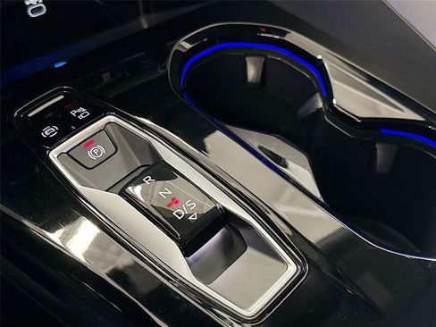 Certified 2025 Audi Q5 Premium w/ Convenience Package AWD/4WD image 17