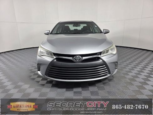 Used 2016 Toyota Camry XLE image 2