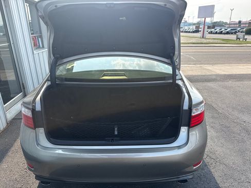 Used 2015 Lexus ES 350 w/ Luxury Package FWD image 8