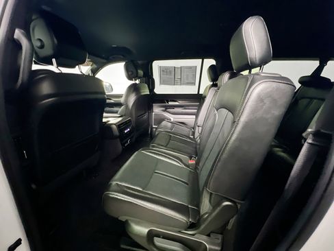 Used 2024 Jeep Wagoneer L Series II w/ Flexible Seating Group image 29