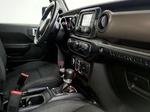 Used 2019 Jeep Wrangler Unlimited Sport S AWD/4WD image 33