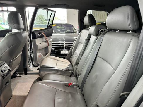 Used 2010 Toyota Highlander Limited AWD/4WD image 21