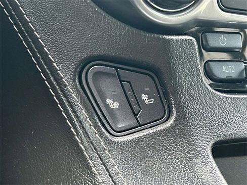Used 2019 Chevrolet Suburban LT image 35