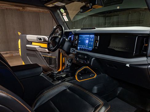 Used 2021 Ford Bronco Badlands image 15