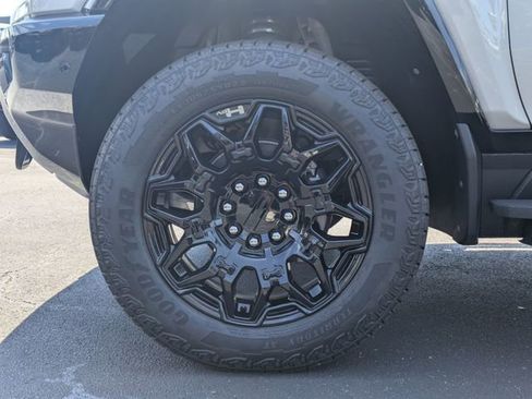New 2026 GMC Hummer EV SUV AWD/4WD image 13
