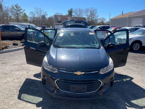 Used 2018 Chevrolet Trax LS image 29
