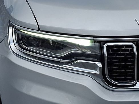 Used 2024 Jeep Wagoneer L Series II w/ Flexible Seating Group image 9