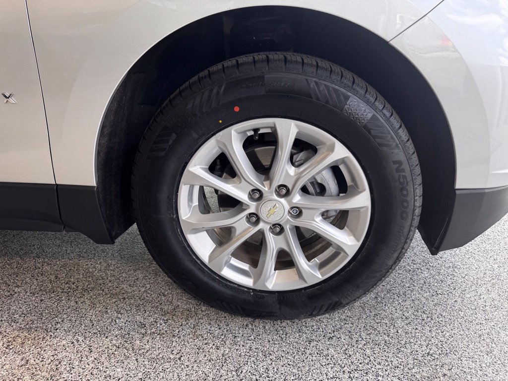 Used 2021 Chevrolet Equinox LS w/ LS Convenience Package AWD/4WD image 10