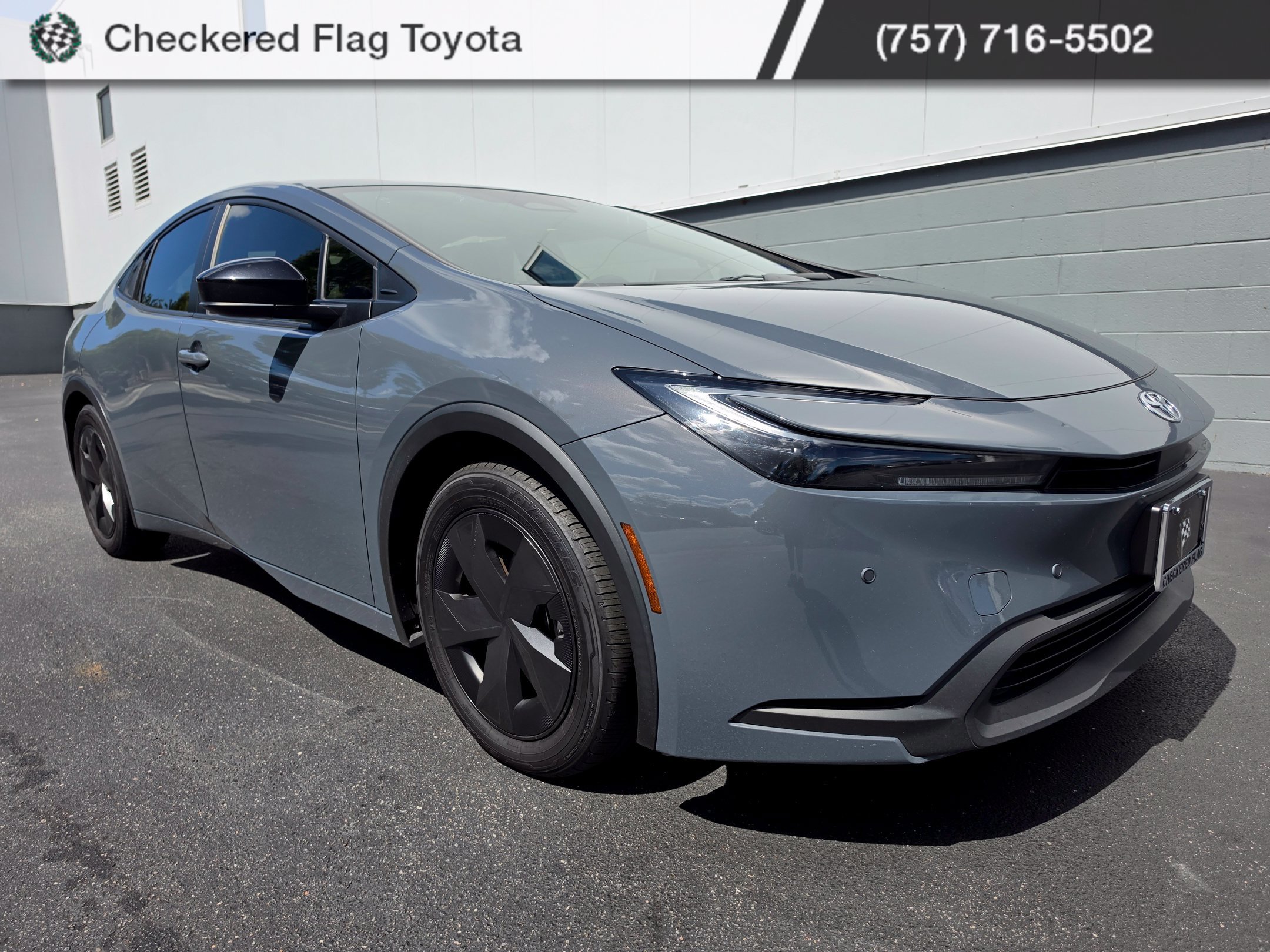 Used 2023 Toyota Prius LE FWD image 7