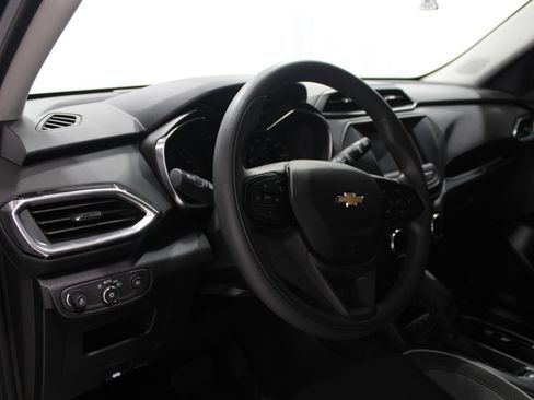 Used 2023 Chevrolet TrailBlazer LT FWD image 13