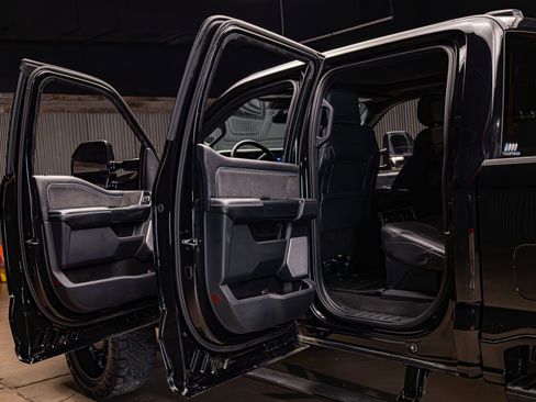 Used 2025 Ford F450 Platinum w/ FX4 Off-Road Package image 27