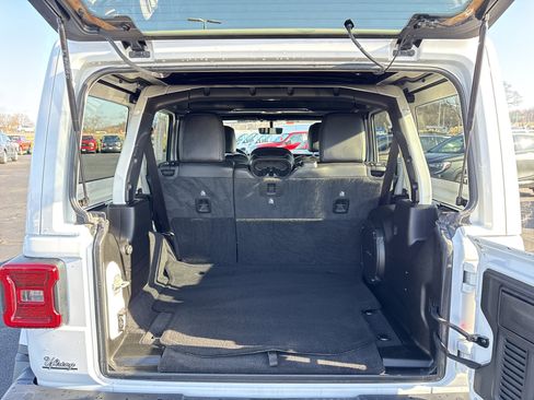 Used 2021 Jeep Wrangler Unlimited Rubicon w/ Uconnect 4C Nav & Sound Group image 30