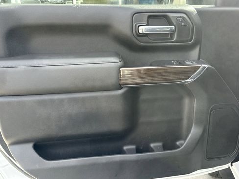 Used 2022 Chevrolet Silverado 2500 LT w/ Convenience Package image 14