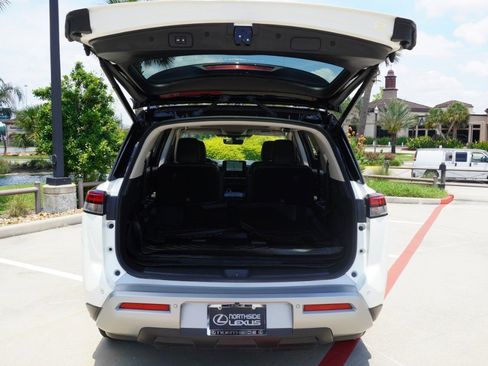 Used 2024 Nissan Pathfinder SL w/ SL Premium Package FWD image 37