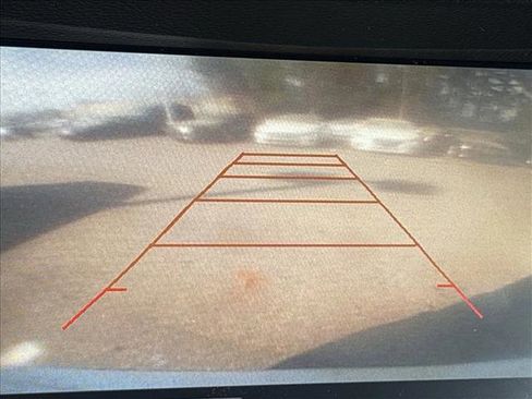 Used 2017 Chevrolet Trax LT w/ LT Convenience Package image 8