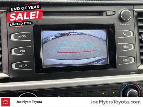 Used 2017 Toyota Highlander LE image 14