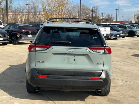 Used 2019 Toyota RAV4 XLE image 10