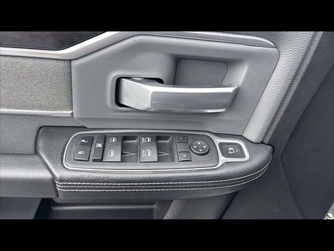 Used 2023 RAM 2500 Big Horn w/ Cold Weather Group image 16