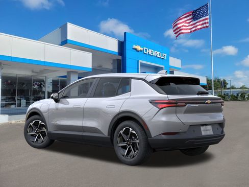 New 2026 Chevrolet Equinox EV LT image 3