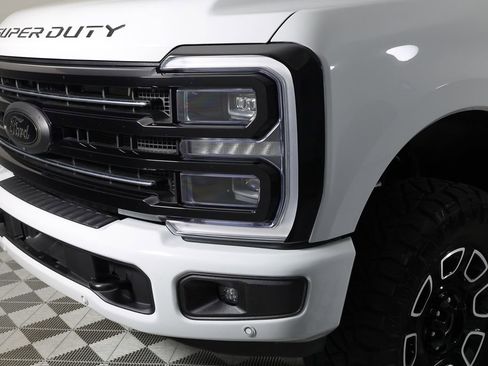 Used 2025 Ford F250 Platinum AWD/4WD image 43