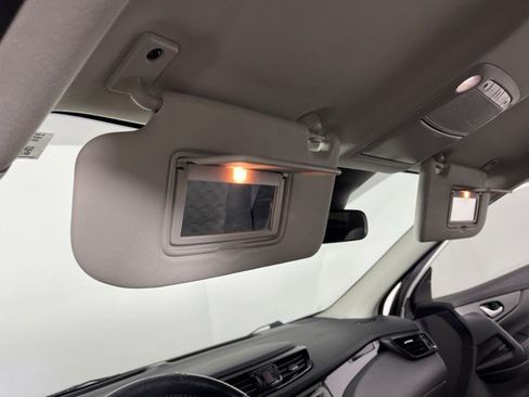 Used 2021 Nissan Rogue Sport SV FWD image 33