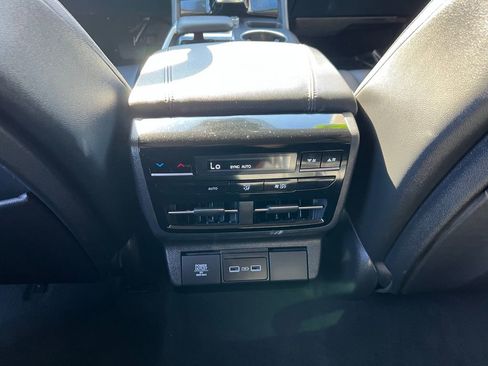 Used 2024 Acura MDX FWD image 31