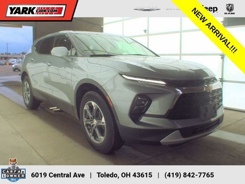 Used 2025 Chevrolet Blazer LT image 1