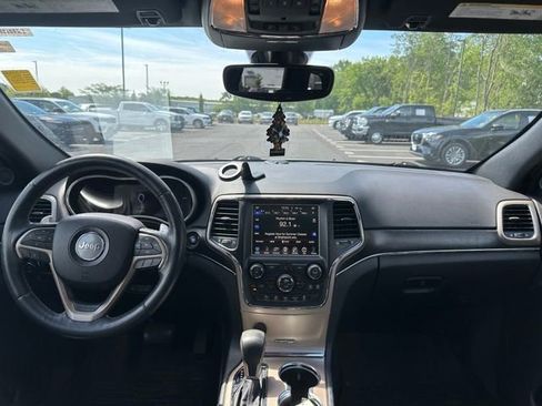 Used 2017 Jeep Grand Cherokee Limited w/ Luxury Group II AWD/4WD image 28