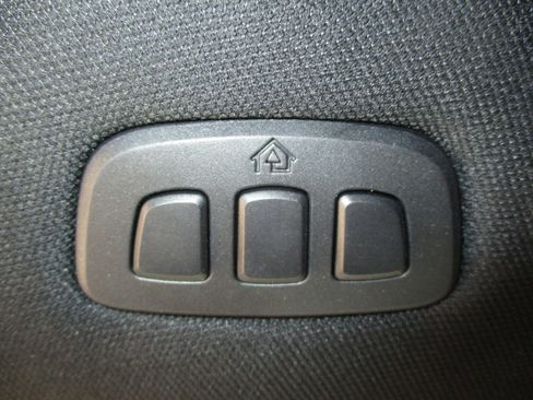 Used 2023 Ford F150 Lariat image 42